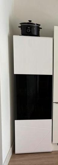 Vitrinekast/ servies kast zwart/ wit Meubella beschikbaar voor biedingen