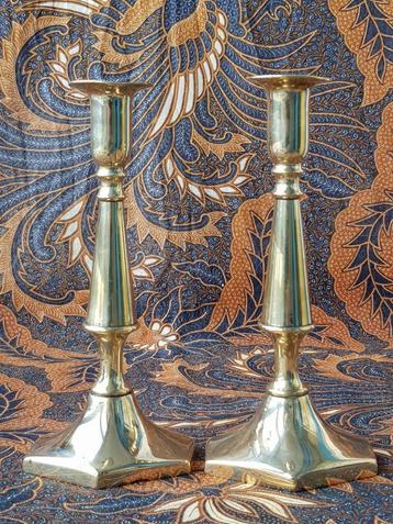 Mooi zwaar antiek stel kandelaars uit Engeland 21,5 cm. 1850 beschikbaar voor biedingen