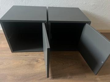 Eket kastje met deur 35x35x35 cm grijs