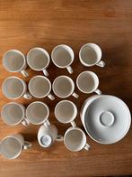 14 kopjes en 15 schoteltjes Wedgwood, Huis en Inrichting, Keuken | Servies, Ophalen of Verzenden, Zo goed als nieuw, Wedgwood