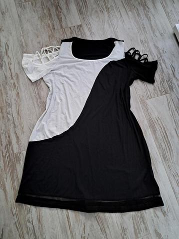 Shein jurk zwart / wit maat 3XL beschikbaar voor biedingen