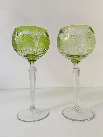 Antiek kristallen glazen beschikbaar voor biedingen