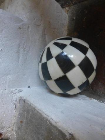 Vintage Decoratieve Bal mozaïek Hoorn en Been beschikbaar voor biedingen