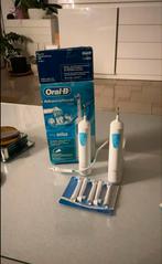 Electrische tandenborstel van Oral-B plus 5 opzetbortstels, Ophalen of Verzenden, Nieuw, Tandenborstel