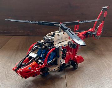 Lego technic 8068 rescue helicopter beschikbaar voor biedingen