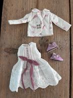 Nice Blythe jurk met schoentjes, Verzamelen, Poppen, Ophalen of Verzenden, Zo goed als nieuw, Kleertjes