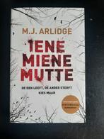 M J Arlidge boeken €7,50 per stuk, Boeken, Ophalen of Verzenden, Gelezen, Nederland