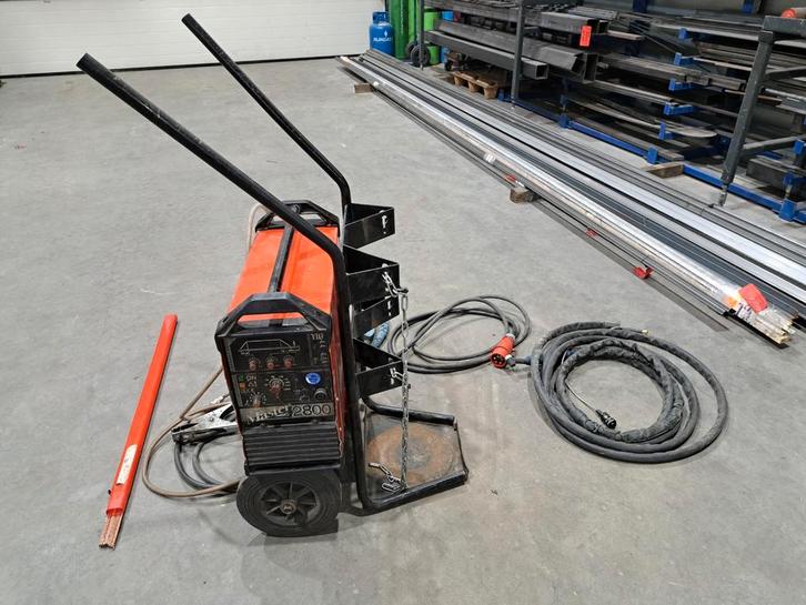 Kemppi Master 2800 Tig lasapparaat met kar en toebehoren, Doe-het-zelf en Verbouw, Gereedschap | Lasapparaten, Gebruikt, Tig, 250 ampère of meer