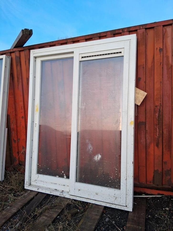 Diverse nieuwe en gebruikte kozijnen, Doe-het-zelf en Verbouw, Kozijnen en Schuifpuien, Raamkozijn, Kunststof, 75 tot 150 cm, Ophalen