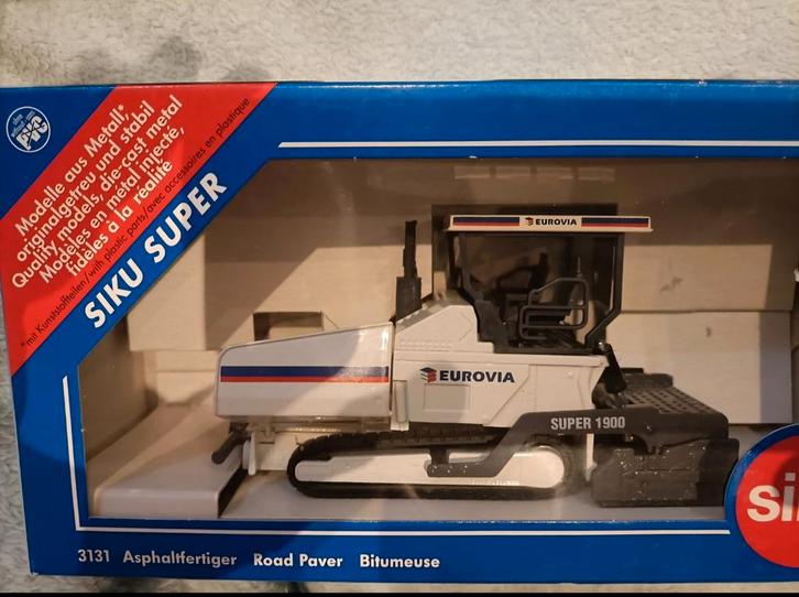 Vögele Super 1900 Eurovia Asfalteermachine 1:50, Hobby en Vrije tijd, Modelauto's | 1:50, Nieuw, Overige typen, SIKU, Ophalen of Verzenden