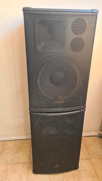 2x Eurolive B1520 PRO - Defect beschikbaar voor biedingen