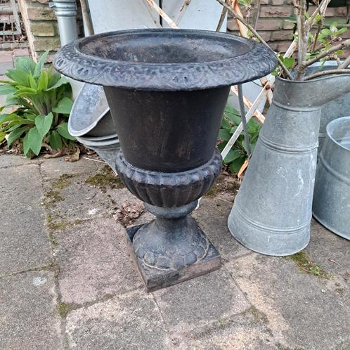Grote gietijzeren tuinvaas/ Brocante Het Kroontje, Antiek en Kunst, Curiosa en Brocante, Ophalen