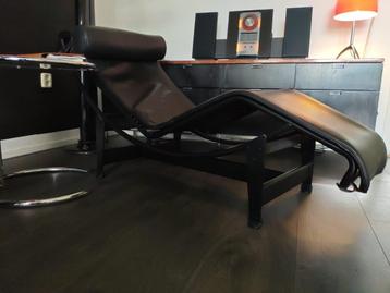 Cassina lc4 Corbusier black base & frame Leer beschikbaar voor biedingen