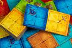 Pyramido Spel Nederlandstalig - Nieuw in doos, White Goblin Games, Nieuw, Ophalen of Verzenden, Een of twee spelers