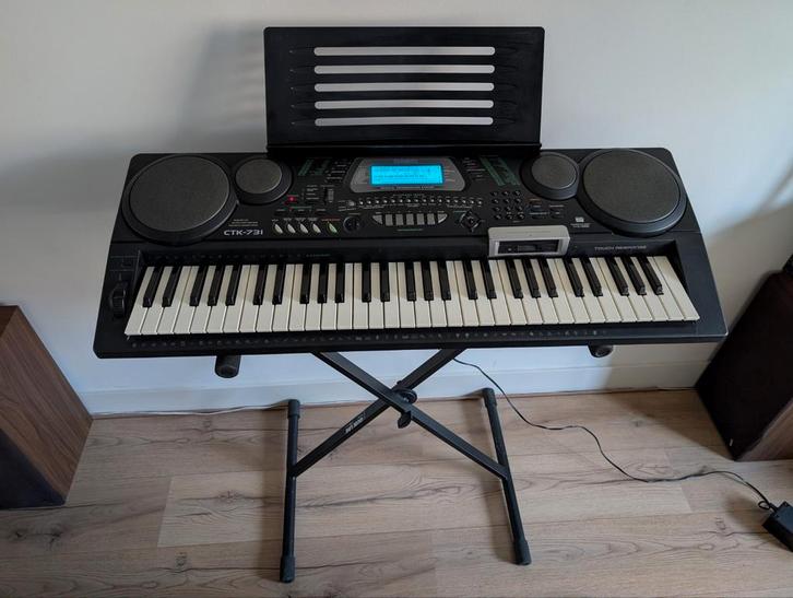 [ZGAN] Keyboard Casio CTK-731 (incl. statief + beschermtas), Muziek en Instrumenten, Keyboards, Ophalen of Verzenden