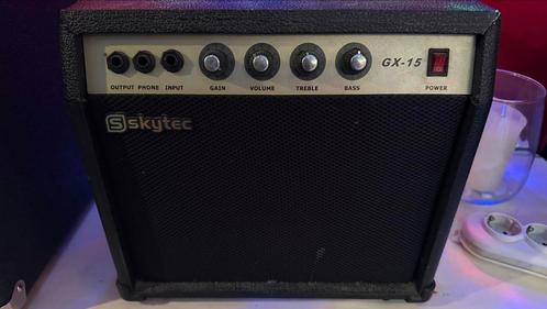 Meerdere gitaar versterkers.   Skytec. GX-15/ PEAVEY B 40 ,, Muziek en Instrumenten, Versterkers | Bas en Gitaar, Zo goed als nieuw