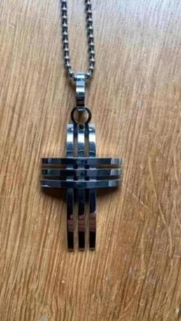 Moderne Ketting met hanger: kruis beschikbaar voor biedingen
