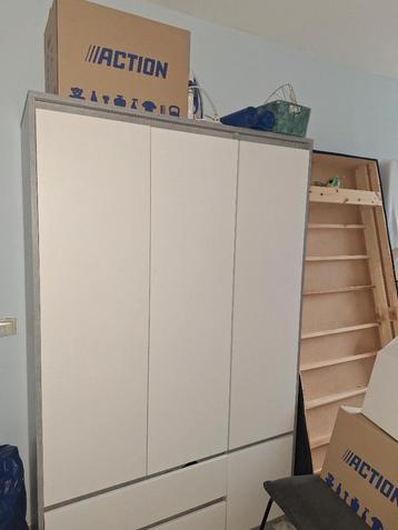 Kledingkast 