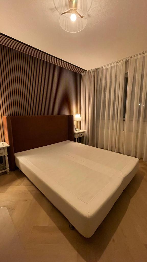 Mooie tweepersoons boxspring/ bedframe, Huis en Inrichting, Slaapkamer | Bedden, Zo goed als nieuw, Tweepersoons, 160 cm, 200 cm