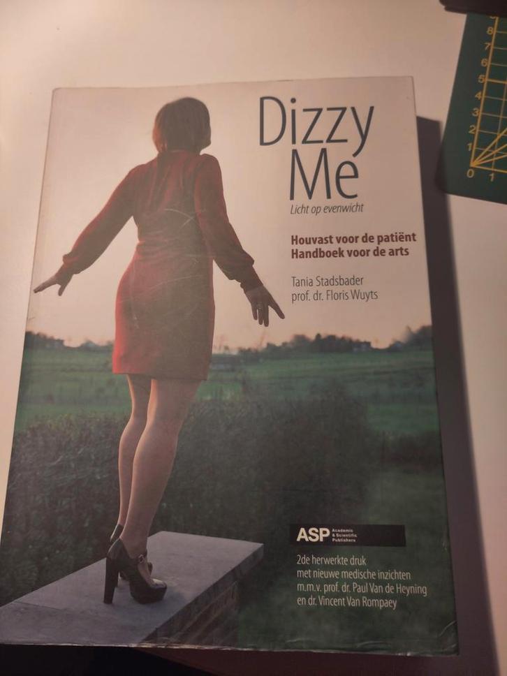 Floris Wuyts - Dizzy me 9789057184017, Boeken, Gezondheid, Dieet en Voeding, Gelezen, Overige typen, Ophalen of Verzenden