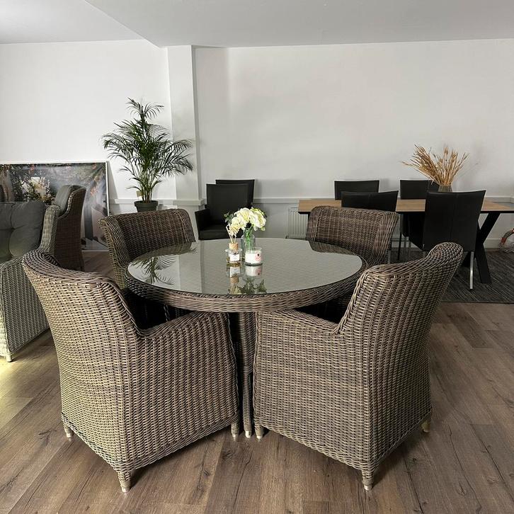 Ronde wicker tuinset – Ø130 cm – 4 stoelen – prima staat, Tuin en Terras, Tuinsets en Loungesets, Zo goed als nieuw, Wicker, Verzenden