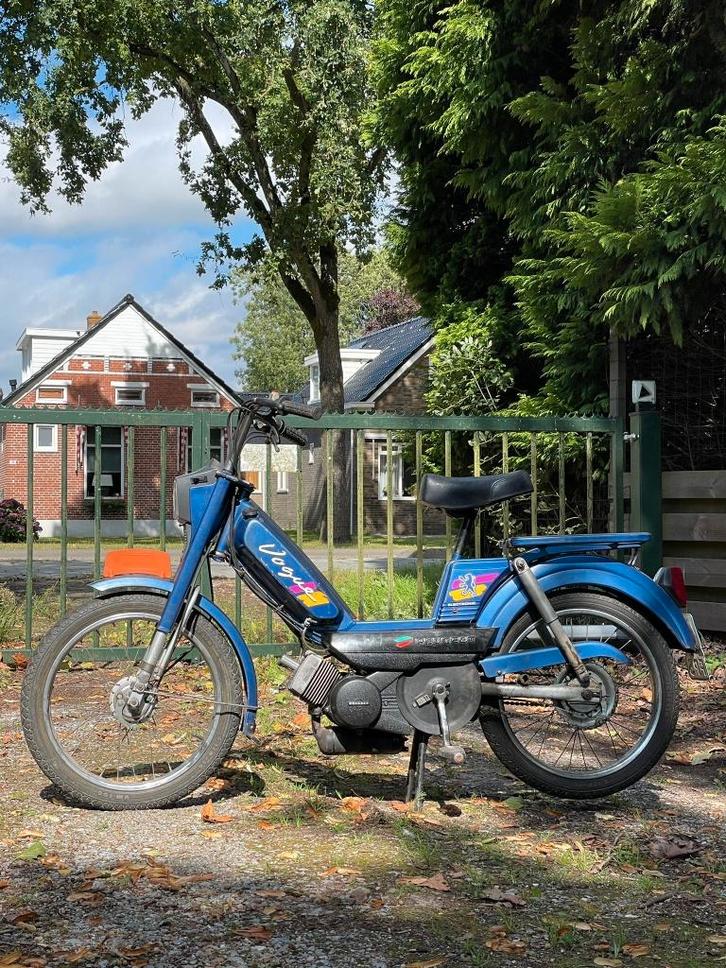 peugeot 103 vogue  and a lot of extra parts, Fietsen en Brommers, Brommers | Peugeot, Gebruikt, Overige modellen, Ophalen of Verzenden