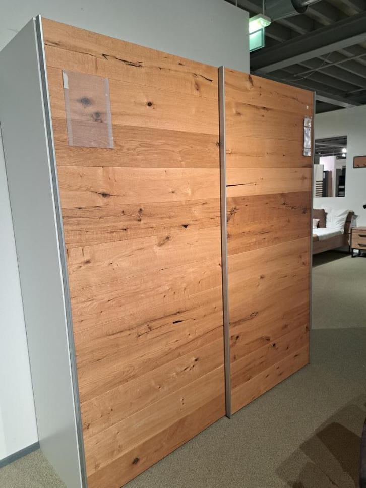 Zweefdeurkast Jutzler Eiken, Huis en Inrichting, Kasten | Kledingkasten, Nieuw, 200 cm of meer, 200 cm of meer, 50 tot 75 cm, Met deur(en)
