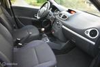 Renault Clio 1.2 TCe Dynamique 5DRS, '09 Airco|Cruise!, Auto's, Voorwielaandrijving, 4 cilinders, Zwart, Origineel Nederlands