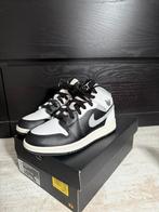 Jordan mid shadow grey, Kleding | Dames, Schoenen, Ophalen of Verzenden, Zo goed als nieuw, Grijs, Sneakers of Gympen