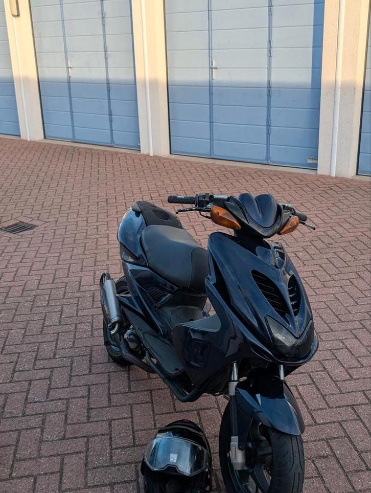 Aerox 70 cc 2 takt, Fietsen en Brommers, Scooters | Yamaha, Zo goed als nieuw, Aerox, Tweetakt, Ophalen of Verzenden