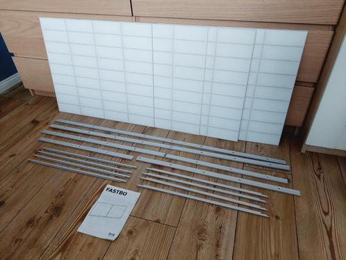2 sets Ikea Fastbo backsplash-panelen, Huis en Inrichting, Keuken | Keukenelementen, Gebruikt, 200 cm of meer, Wit, Rood, Ophalen of Verzenden