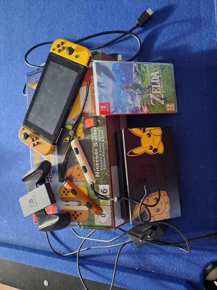 Nintendo switch Let's go pikachu + 2 games, Spelcomputers en Games, Spelcomputers | Nintendo Switch, Gebruikt, Switch Original