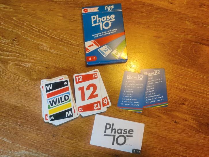 Phase 10, Hobby en Vrije tijd, Gezelschapsspellen | Kaartspellen, Zo goed als nieuw, Drie of vier spelers, Vijf spelers of meer