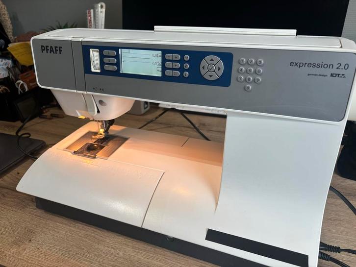 Pfaff Expression 2.0 Naaimachine, Hobby en Vrije tijd, Naaimachines en Toebehoren, Zo goed als nieuw, Naaimachine, Pfaff, Ophalen