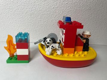 Duplo 10591 Brandweerboot beschikbaar voor biedingen