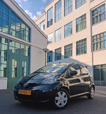 Toyota Aygo 1.0 12V Vvt-i 5DRS 2009 Zwart beschikbaar voor biedingen