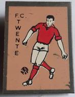 FC Twente-clubspeld groot model rechthoek licht bruin (oud), Verzamelen, Speldjes, Pins en Buttons, Verzenden, Zo goed als nieuw