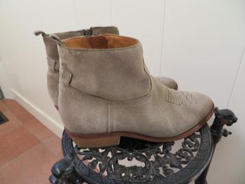 Dames laarsjes Catarina Martins maat 41 beige Z.G.A.N. beschikbaar voor biedingen