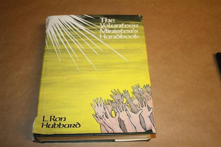 Dikke pil. The volunteer minister's handbook. Scientology., Boeken, Esoterie en Spiritualiteit, Gelezen, Ophalen of Verzenden