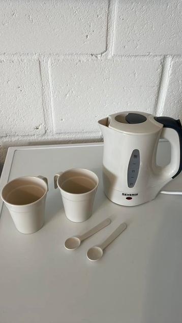 Waterkoker Severin (reis) inclusief 2 kopjes en lepeltjes beschikbaar voor biedingen