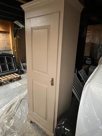 Linnenkast massief hout - Kleur Farrow & Ball "Dead Salmon" beschikbaar voor biedingen