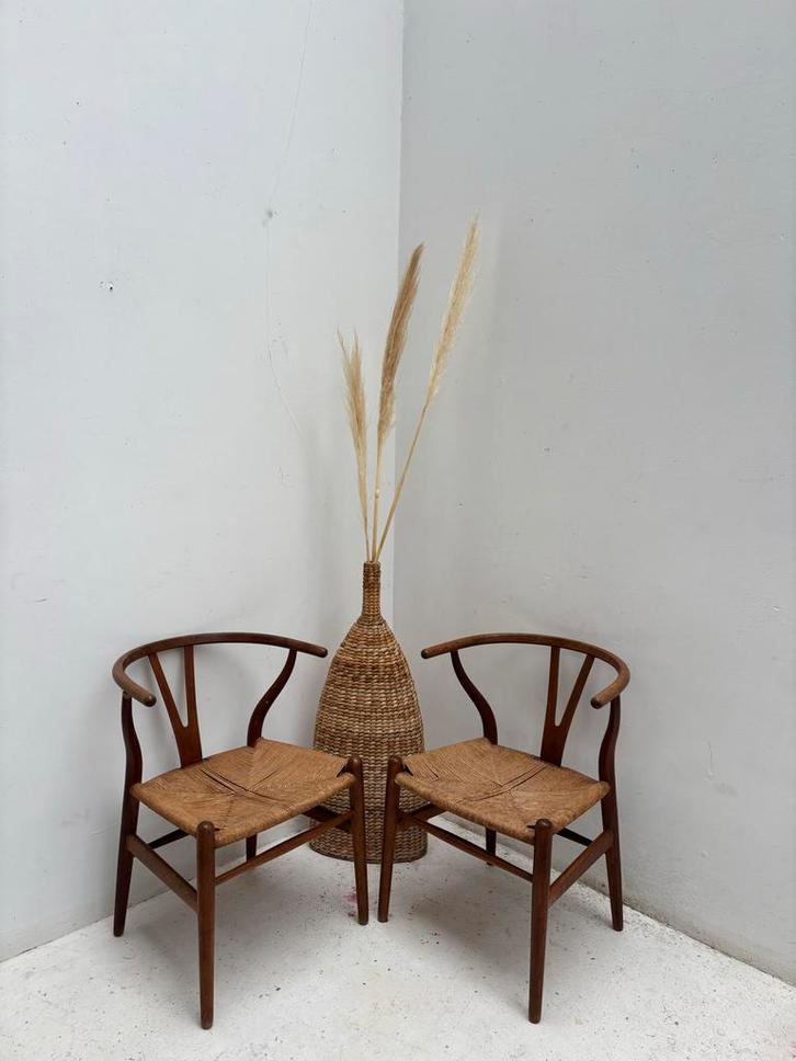 Carl Hansen Vintage Wishbone Stoelen - Set van 2, Tuin en Terras, Tuinmeubel-accessoires, Gebruikt, Ophalen