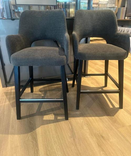 Set van 2 barkrukken in antracieten stof, Huis en Inrichting, Barkrukken, Nieuw, 60 tot 90 cm, 2 krukken, Met voetsteun, Ophalen