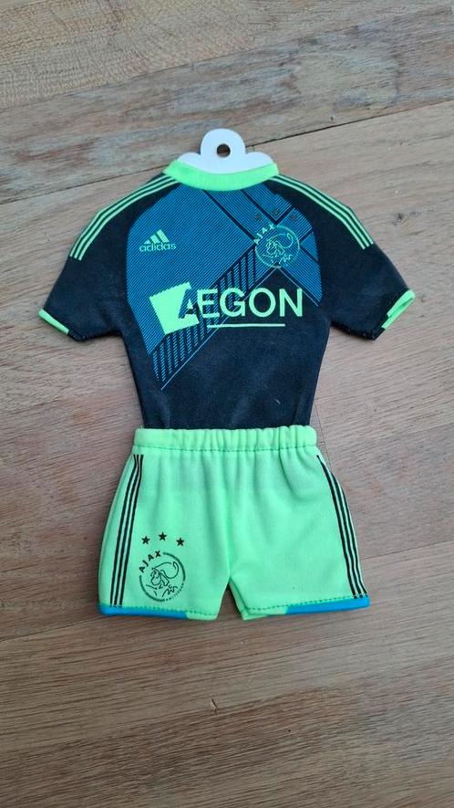 Ajax Uittenue hanger, Sport en Fitness, Voetbal, Zo goed als nieuw, Ophalen of Verzenden
