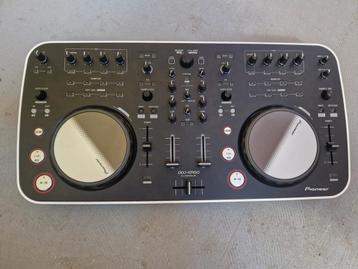 Pioneer DDJ-Ergo-V netjes in doos beschikbaar voor biedingen