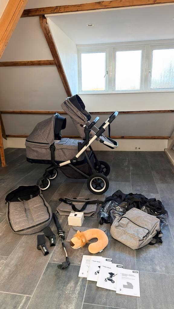 Thule Sleek Duo Kinderwagen + Accessoires, grijs, zgan, Kinderen en Baby's, Kinderwagens en Combinaties, Zo goed als nieuw, Kinderwagen