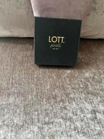 LOTT. Oorbellen - Stijlvol en Elegant, Sieraden, Tassen en Uiterlijk, Oorbellen, Overige materialen, Zwart, Ophalen of Verzenden