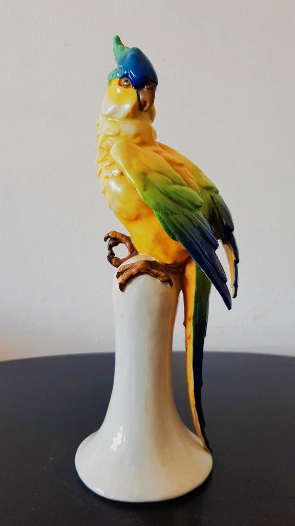 Een Porseleinen van Keramieken Papegaai Sculptuur,, Antiek en Kunst, Kunst | Beelden en Houtsnijwerken, Ophalen of Verzenden