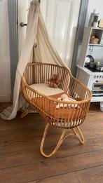 Vintage Rotan wieg met gloednieuw matras en hemeltje, Ophalen, Wieg