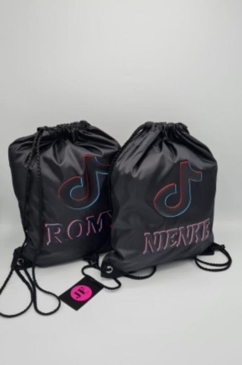 Tiktok rugtassen met je eigen naam, Sieraden, Tassen en Uiterlijk, Tassen | Rugtassen, Nieuw, 25 tot 40 cm, 30 tot 45 cm, Ophalen of Verzenden